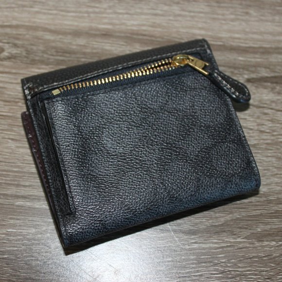 Coach | Small Leather Folded Wallet - Picture 3 of 7